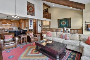 Silver Star #18 - 4 Bed Cottage w Spa