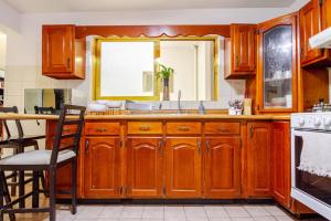 Casa Santa Anita, grande y céntrica