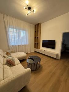 Luxury house in the center with its own parking