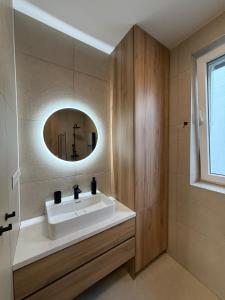 Luxury house in the center with its own parking