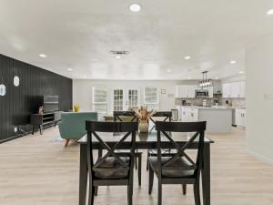 Spacious 4 Bedroom Family Retreat in the Heart of McKinney, TX