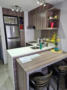 Acojedor metros del metro