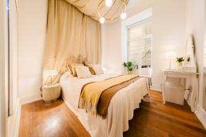 Elegant Lisbon Stay Vintage Charm-Modern Comfort