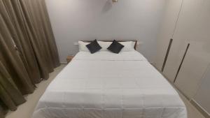 Lavender Airport Suite