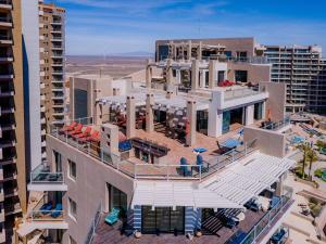 Stunning Oceanfront Penthouse Unit, 3 Bedrooms and 3 Bathrooms, Cristal 1006
