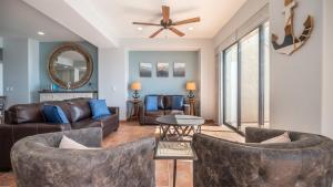 Stunning Oceanfront Penthouse Unit, 3 Bedrooms and 3 Bathrooms, Cristal 1006