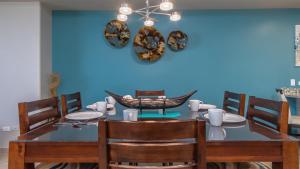 Las Palomas 2 BR 2 BA Coronado 1204