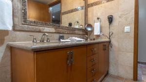 Las Palomas Cabrillo 706 Exceptional Oceanview 2BR 2BA Unit