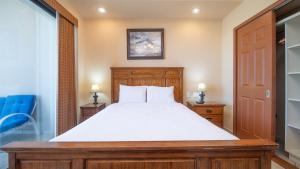 Las Palomas Phase I Topaz 903 Oceanview 2BR 2BA Unit