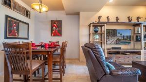 Phase 2 1 BR 1BA Cordoba 302 plus room