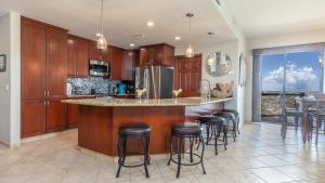 Las Palomas Phase I Rubi 608 Exceptional Oceanview 3BR 3BA Unit