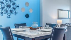 Amazing 1 BR 1 BA Cortez 1502 @ Las Palomas Phase ll