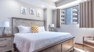 Las Palomas Phase I Cristal 1004 Exceptional Oceanfront 2BR 2BA Unit