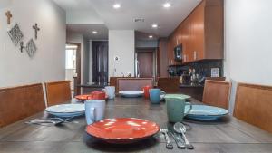 Las Palomas Phase I Cristal 1004 Exceptional Oceanfront 2BR 2BA Unit