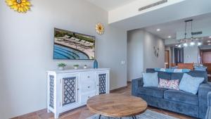 Las Palomas Phase I Cristal 1004 Exceptional Oceanfront 2BR 2BA Unit