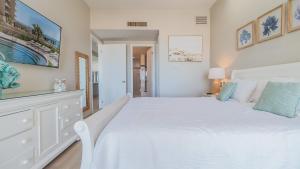 Stunning 3BR 2BA Coronado 303 @ Las Palomas Phase 2