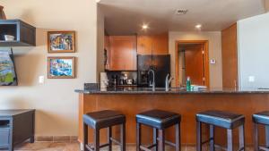 Las Palomas Cristal 706 1BR 1BA Unit