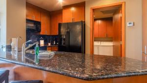 Las Palomas Cristal 706 1BR 1BA Unit