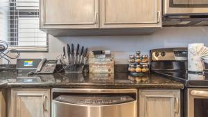 Las Palomas 3 BR 2 BA Topaz 101