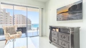 Las Palomas Opalo 601 3BR 2BA Ocean view Unit