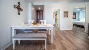 Las Palomas Phase I Topaz 206 OceanView 1BR 1BA Unit