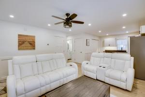 Wooded Retreat with Pet-Friendly Yard in Standish