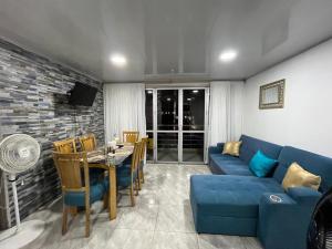 Apartamento Vacacional Familiar en Girardot, piscinas, Jacuzis, parqueadero privado