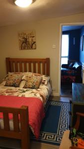 Chalet with hot tub room