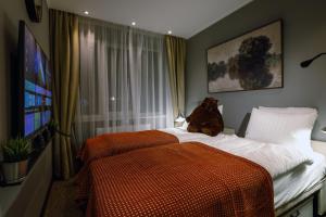 S9 rrlux free parking