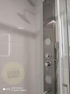 Lujoso Golden Sunset