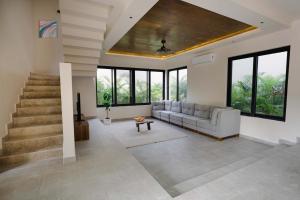 6BR Luxury Villa Perla with 2 Pools & Game Room