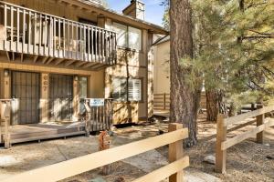 Slope Side Getaway at Big Bear - Central Duplex Retreat Chalet