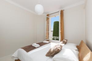 Yello YourHostHelper