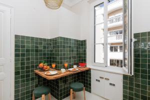 Yello YourHostHelper