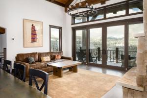 360 Chalet