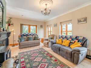 5 Bed in Westport oc-ii06251