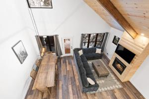 Alpine Glow Ski Haus