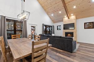 Alpine Glow Ski Haus