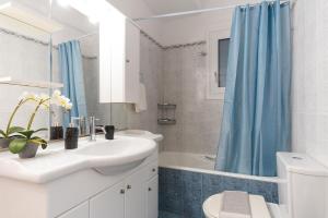 Elegant 3 Bdr Apartment City Retreat in Kypseli