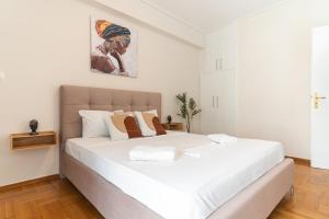 Elegant 3 Bdr Apartment City Retreat in Kypseli