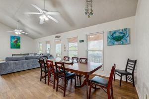 Charming Gulf Views Large Deck Dog Friendly