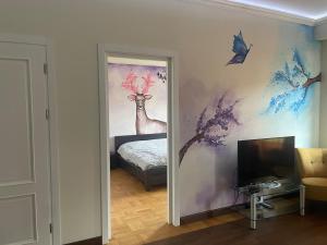 Central 1-bedroom apartment with wooden balcony!