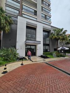 Apartamento aconchegante com piscina e jacuzzi