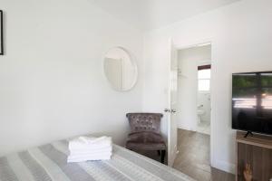 B07 7 min from beach studio