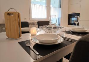 Rückzugsort im Buhlbachtal Baiersbronn - Ferienwohnung mit beheiztem Wintergarten, Bergblick & Parkplatz