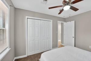 Family Friendly, Spacious 2Bd 1Bt Apartment