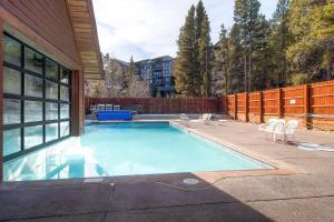 Sundowner T12 by Ski Country Resorts