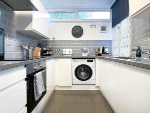 4 Bed Home Sleeps 7 - Close to Oval Tube Station