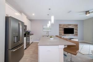 4809AM TOWNHOUSE 4 BEDROOMS & 3 BATHROOMS + POOL