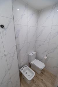 Check and Home - Rambla - 4 Huéspedes frente a la Rambla a estrenar